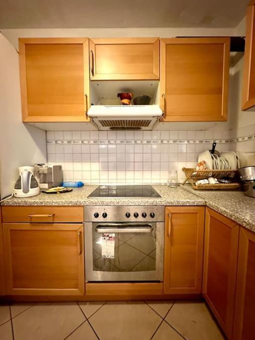 Apartment Your Friendly Host In *